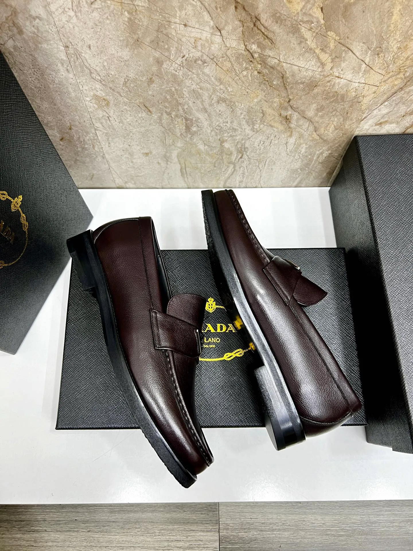 PRADA~ Size: 38-44 (customized 45/46 P: 💰880 P's original official website new high-end men's leather shoes, top-quality original replicas, made of imported open edge beads/calf leather, calf leather breathable lining, original leather outsole!